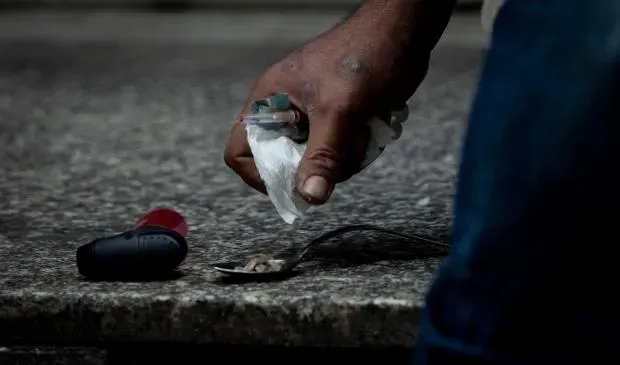 euro-2024te-zombi-krizi-uefa-ingilizleri-gecekonduya-yonlendirdi-uyusturucu-bagimlilari-kadin-saticilari-taraf-1712651759197.jpeg Euro 2024’te zombi krizi! UEFA İngilizleri gecekonduya yönlendirdi: Uyuşturucu bağımlıları, kadın satıcıları, taraftarlar…-3