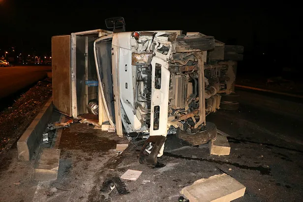 Kahramanmaraş’ta korkunç kaza: Kamyondaki gencin ayağı koptu-2