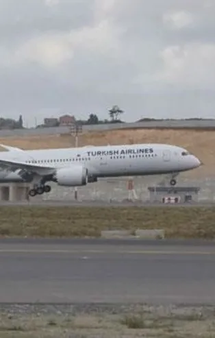 THY'nin ilk rüya uçağı "Boeing 787-9 Dreamliner" İstanbul'a iniş yaptı