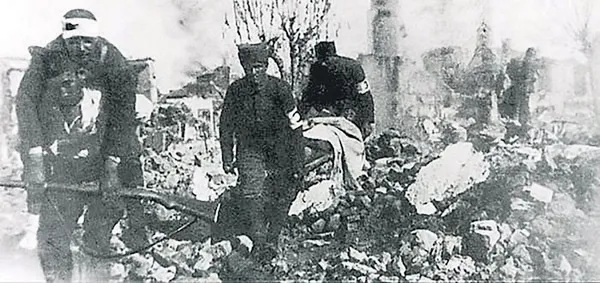 tunc-soyerin-tarih-dersinde-gormedigi-katliamlar-yunanlar-55-milyon-turku-oldurdu-1663566126729.jpg Tunç Soyer'in tarih dersinde görmediği katliamlar: Yunanlar 5.5 milyon Türk'ü öldürdü-5