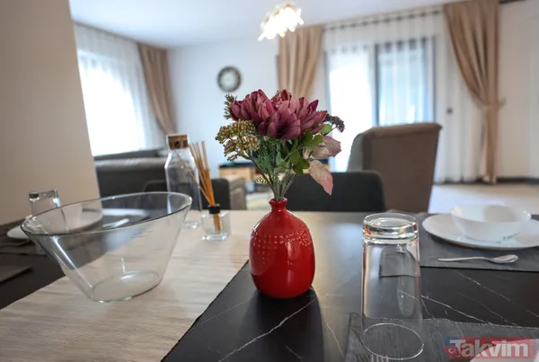 Yapımı tamamlanan konut ve dükkanlar Başkan Recep Tayyip Erdoğan'ın 26 Kasım Cuma günü İzmir programı kapsamında Bayraklı'da katılacağı etkinlikte hak...