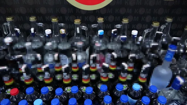 son-dakika-sahte-icki-can-almaya-devam-ediyor-olu-sayisi-22ye-yukseldi-1639600500981.jpg SON DAKİKA: Sahte içki can almaya devam ediyor! Ölü sayısı 23'e yükseldi-7