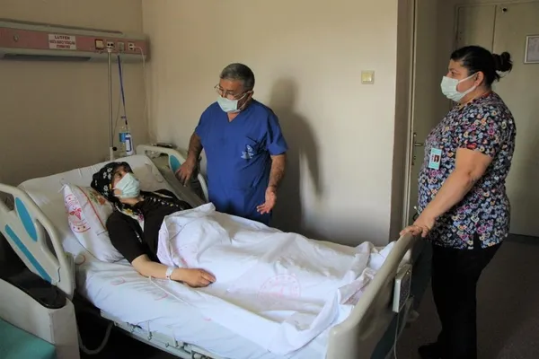 amasyada-hamile-oldugunu-dusunen-kadinin-karnindan-65-kilogram-kitle-cikti-1623910477362.jpg Amasya'da hamile olduğunu düşünen kadının karnından 6,5 kilogram kitle çıktı-4