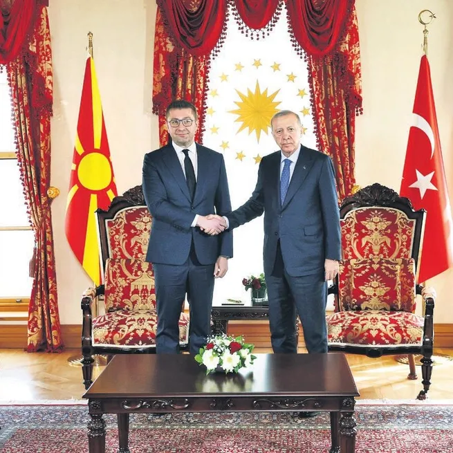 Dostluk zirvesi