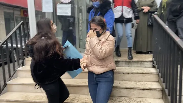muge-anli-gundeme-getirmisti-istanbul-sislide-esini-sokak-ortasinda-taksiye-bindirip-kaciran-mithat-topala-ele-1643799651747.jpg Müge Anlı gündeme getirmişti! İstanbul Şişli'de eşini sokak ortasında taksiye bindirip kaçıran Mithat Topal'a elektronik kelepçe takıldı-5