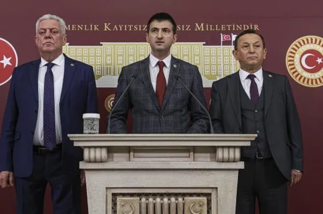 CHP'den istifa eden İzmir Milletvekili Mehmet Ali Çelebi'den Kemal Kılıçdaroğlu ve Özgür Özel'e hodri meydan