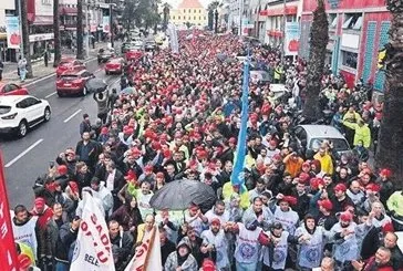CHP’li İzmir Belediyesi yangın yeri! Maaş zammını beğenmeyen İZSU, İZBOĞA, İZBETON ve İZULAŞ greve gidiyor!