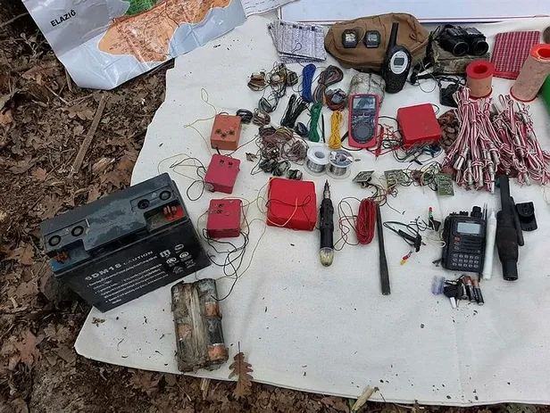 Son dakika: Muş'ta terör örgütü PKK'ya darbe: 3 depodaki mühimmat ele geçirildi-4