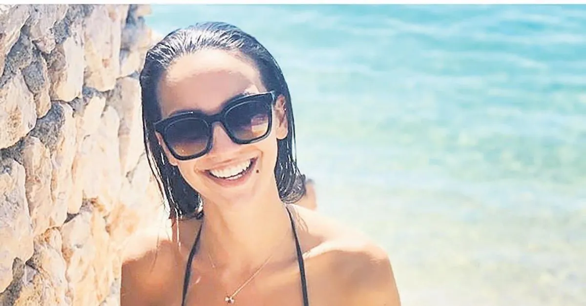 Miss Gibi Seyahat Tara De Vries Bodrum Dan Cesme Ye 24 Bin Liraya Uctu Takvim