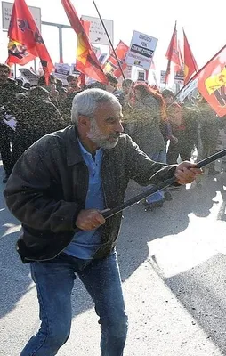 Saldırının yıl dönümünde ortalığı savaş alanına çevirdiler