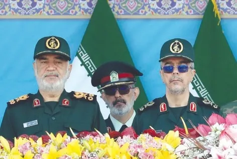 Üç komutan öldürüldü
