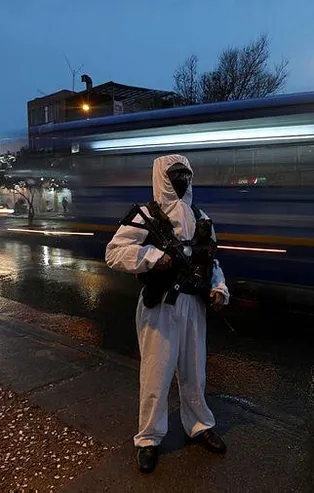 Son dakika: Kolombiya'yı karıştıran Kovid-19 talimatı: Karantinayı bozanı vurun!