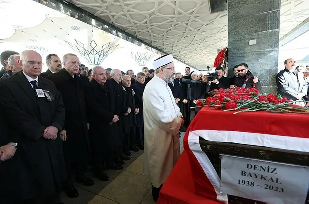 Deniz Baykal ebediyete uğurlandı-7