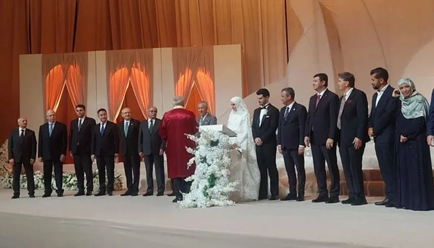 anitkabirde-soguk-ruzgar-kilicdaroglu-ile-ozgur-ozel-tokalasmadi-1793278918201.jpeg Anıtkabir’de Kılıçdaroğlu ile Özel arasında soğuk rüzgar! Bahçeli ile sohbet, Özel ile mesafe-6