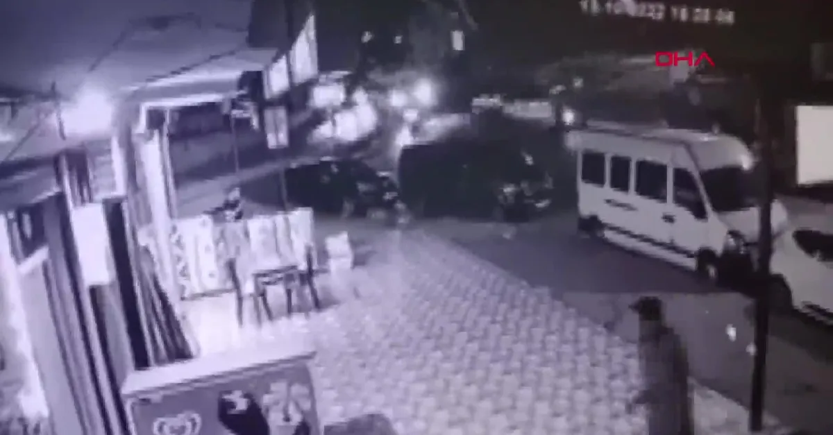 Beylikdüzü'nde kazadan kaçan araç yan yattı