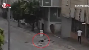 İstanbul Esenyurt’ta sele kapılan kadının kurtarılma anı