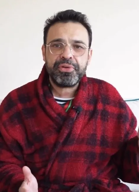 okan-karacan-zor-durumda-annesinden-yardim-istedi-1776846740701.jpg Okan Karacan zor durumda! Annesinden yardım istedi: "26 yıllık hattım bile kapandı"-5