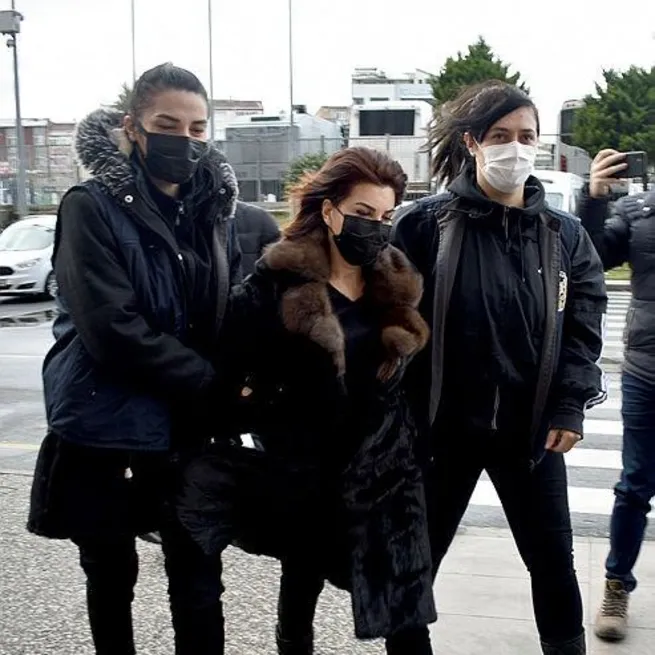 Son dakika: Başkan Recep Tayyip Erdoğana hakaret eden Sedef Kabaş tutuklandı!