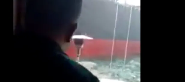 Gemi yalıya böyle çarptı! İşte panik anları