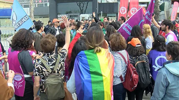 Maltepe’de 1 Mayıs kutlamalarına LGBT gölgesi! Miting alanı girişinde gerginlik!-4