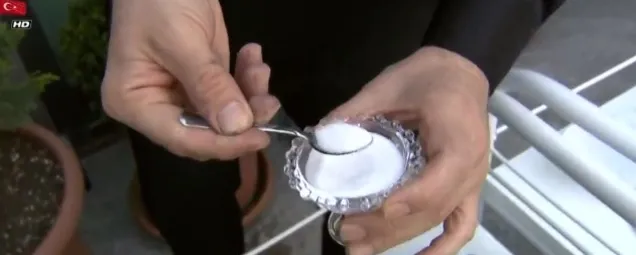 Koronavirüsten korunmak için tuzlu su ile gargara yapmak bilimsel mi? Tuzlu su ile gargara nasıl yapılır? | Video