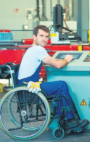 Engelliye 4 koldan destek