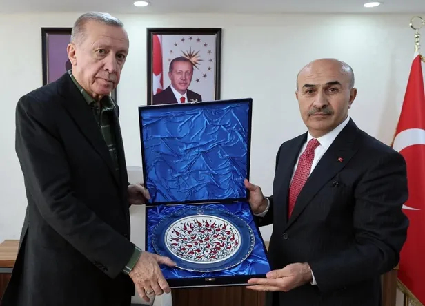 baskan-recep-tayyip-erdogan-mardinde-ak-parti-il-baskanligi-binasini-hizmete-acti-1671289790340.jpeg
