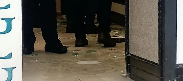 Çalıntı araçla milyonluk gasp! İstanbul’da milyonluk kuyumcu soygununun yeni görüntüleri ortaya çıktı-7