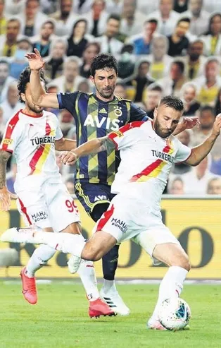 Son 4 resmi maçta 3 asist yaptı! Hasan Ali yeni sözleşmeye göz kırpıyor...