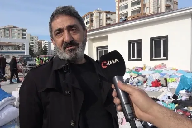 2 çocuğunu kaybeden gözü yaşlı baba çocuklarının enkazdan çıkarılan eşyalarında kalan kokularıyla teselli buldu-7