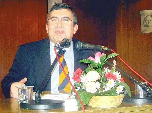 hablemitoglu-cinayetinin-sir-perdesi-aralaniyor-suikast-silahi-siyah-posetin-icinde-mogan-golune-atilmis-1643330878527.jpeg Necip Hablemitoğlu cinayetinde sır perdesi aralanıyor! Suikast silahı nerede? Kilit isim Nuri Gökhan Bozkır tek tek itiraf etti-12