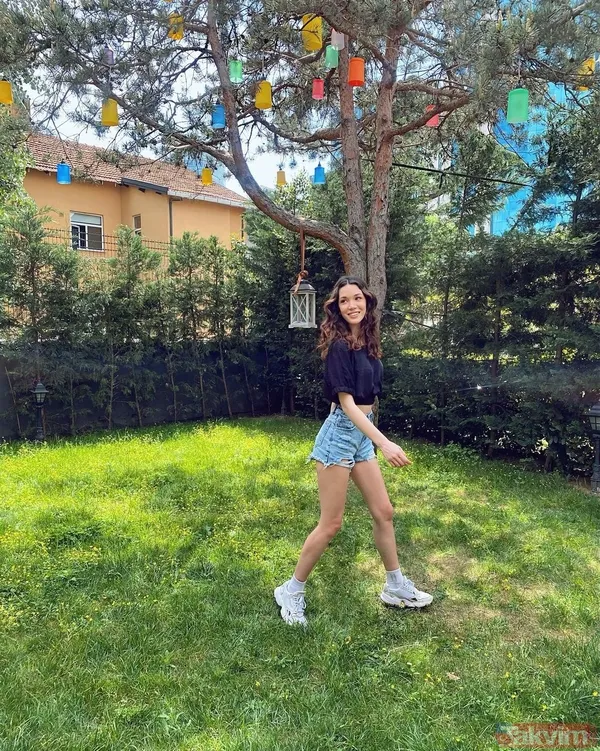 Hazal Subaşı bahçe pozlarıyla olay oldu! Herkes onu konuştu yorumlar peş peşe geldi “Su gibisin” - 7