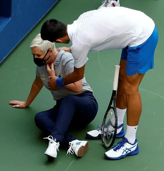ABD Açık'ta Novak Djokovic diskalifiye edildi-1
