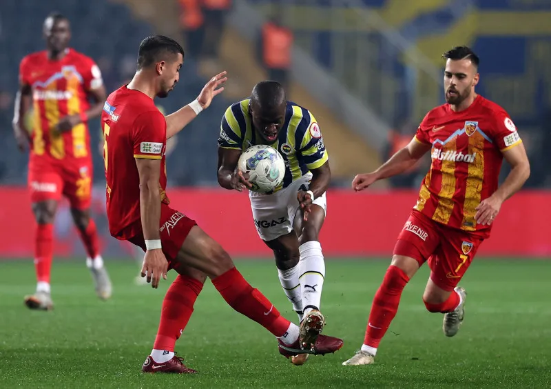 Enner Valencia imzayı attı! Dudak uçuklatan rakam - 7