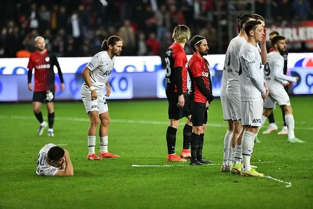 1639431047659.jpeg Fenerbahaçe'ye ağır yara! Erol Bulut eski takımına boyun eğdirdi-14