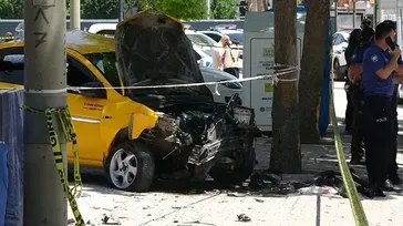 Konya'da kaldırıma çıkan taksi anne kıza çarptı: 2 ölü