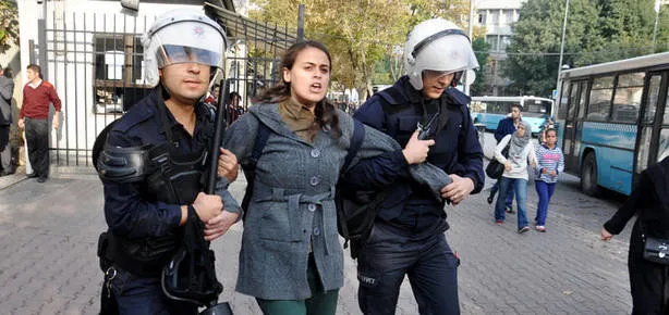 İstanbul Üniversitesi’nde kavga