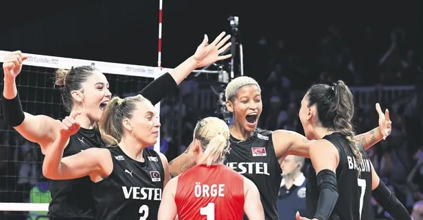 Türkiye’nin gururu Filenin Sultanları yarı finalde!