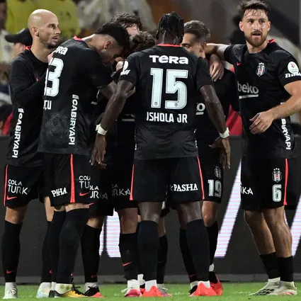 Beşiktaş Süper Lig’de Fenerbahçe’yi 2-1 yendi