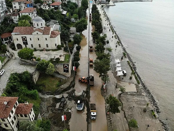 mgmden-karadenize-turuncu-kodlu-uyari-siddetli-yagislar-devam-edecek-1688972879176.jpeg MGM'den 15 il için "turuncu" 15 il için de "sarı" kodlu uyarı: Şiddetli yağışlar devam edecek! Bu hafta hava nasıl olacak? İl il rapor geldi!-10