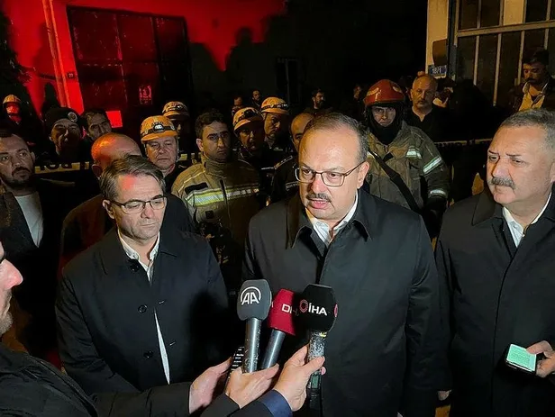 son-dakika-bursada-bir-binada-yangin-8i-cocuk-9-kisi-hayatini-kaybetti-1667950882201.jpeg Son dakika: Bursa'da bir binada yangın: 8'i çocuk 9 kişi hayatını kaybetti-4