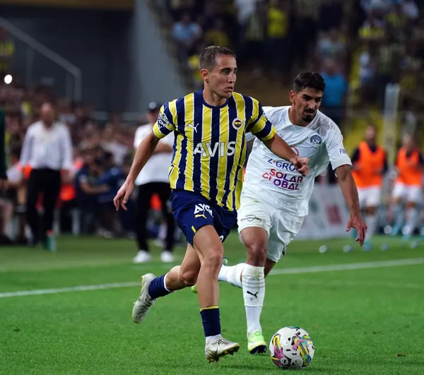 fenerbahcede-emre-mor-basarili-performansiyla-goz-dolduruyor-1661332927821.jpg