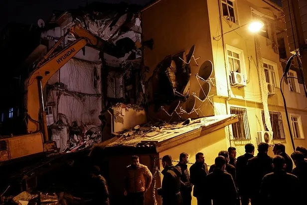 İstanbul Üsküdar'da korkutan patlama: Biri ağır 4 yaralı | Bakanlık, Valilik, Belediye ve Kaymakamlıktan peş peşe açıklamalar-9