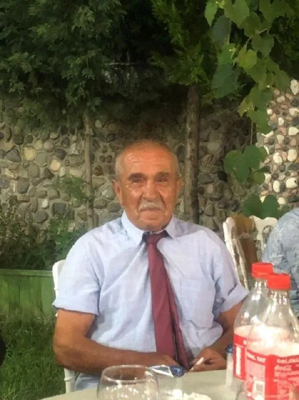 ahirdan-kacan-inegi-durdurmak-isterken-yere-dusup-oldu-1649075585558.jpg Ahırdan kaçan ineği durdurmak isterken öldü-1