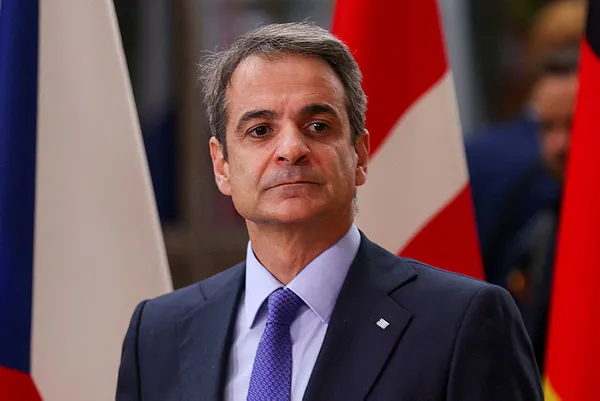 Yunanistan'da telekulak baskını! Evraklara el konuldu-5