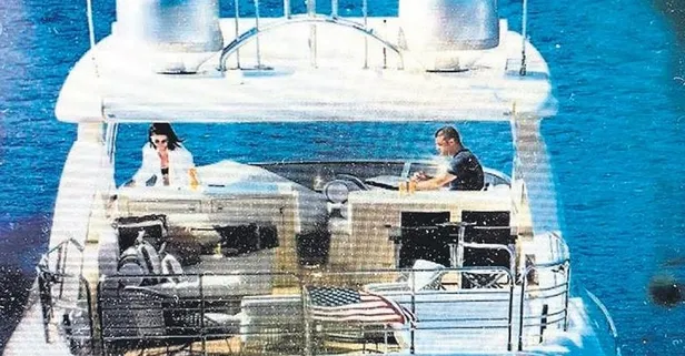 Sibel Can ile Emir Sarıgül aşkı geçtiğimiz günlerde belgelendi! Buket Aydın'a gelen güller ise şoke etti