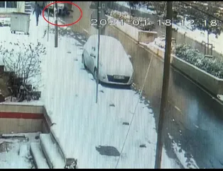 Dehşet anları kamerada! Kayan minibüsü durdurmak isteyince olanlar oldu