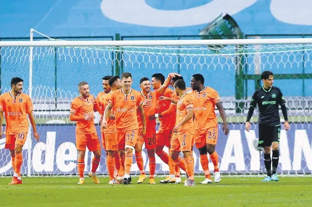 Başakşehir ilk peşinde