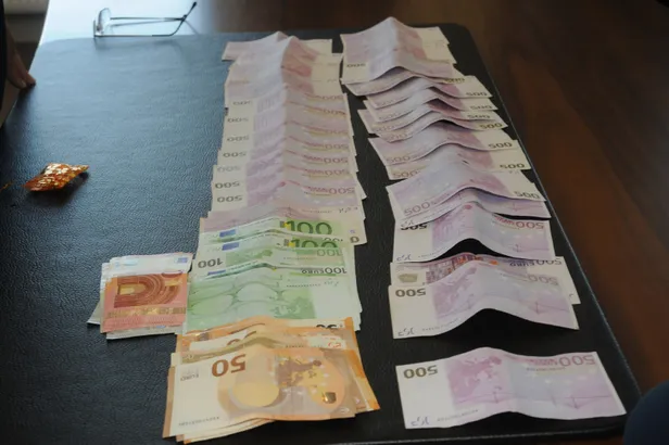 İyi taksici kötü taksici! Biri turiste şantaj yaptı diğeri para dolu çantayı sahibine teslim etti-4