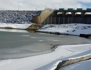 Baraj gölü dondu! Sıcaklık -20